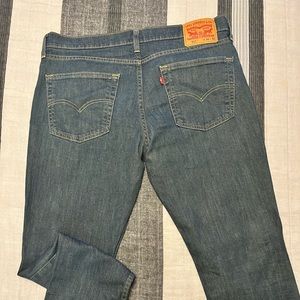 listing-status-banner